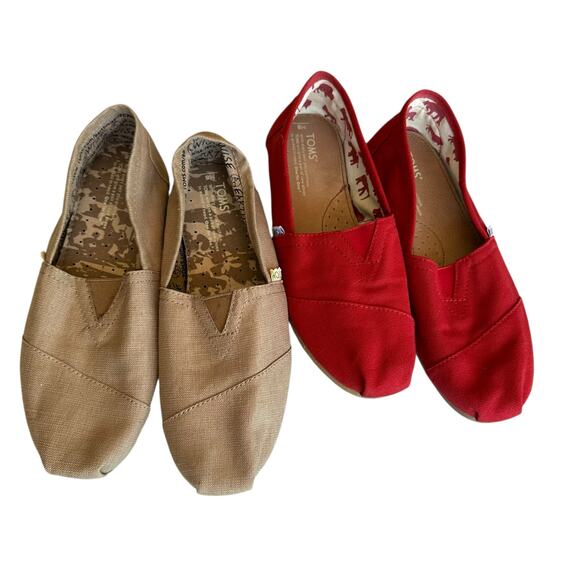 TOMS Size 8 Womens Shoe Two Pairs Size 8 Red Tan Casual Classic Everyday Wear - Picture 1 of 9
